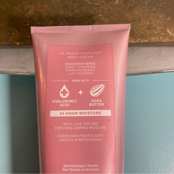 Bath & Body Works Champagne Toast Body Cream and Shower Gel - Picture 7 of 11